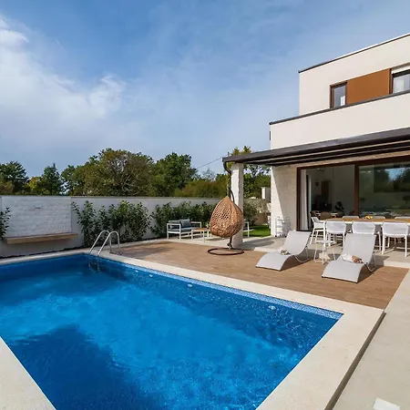 Villa Lo La By Istrialux *